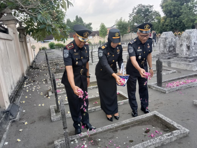 Kepala Rupbasan Bantul Sertai Ziarah ke Taman Makam Pahlawan