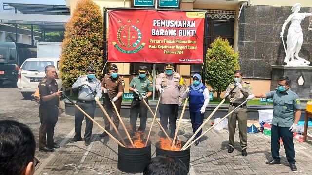 Rupbasan Bantul Hadiri Pemusnahan Barang Bukti di Kejaksaan Negeri Bantul